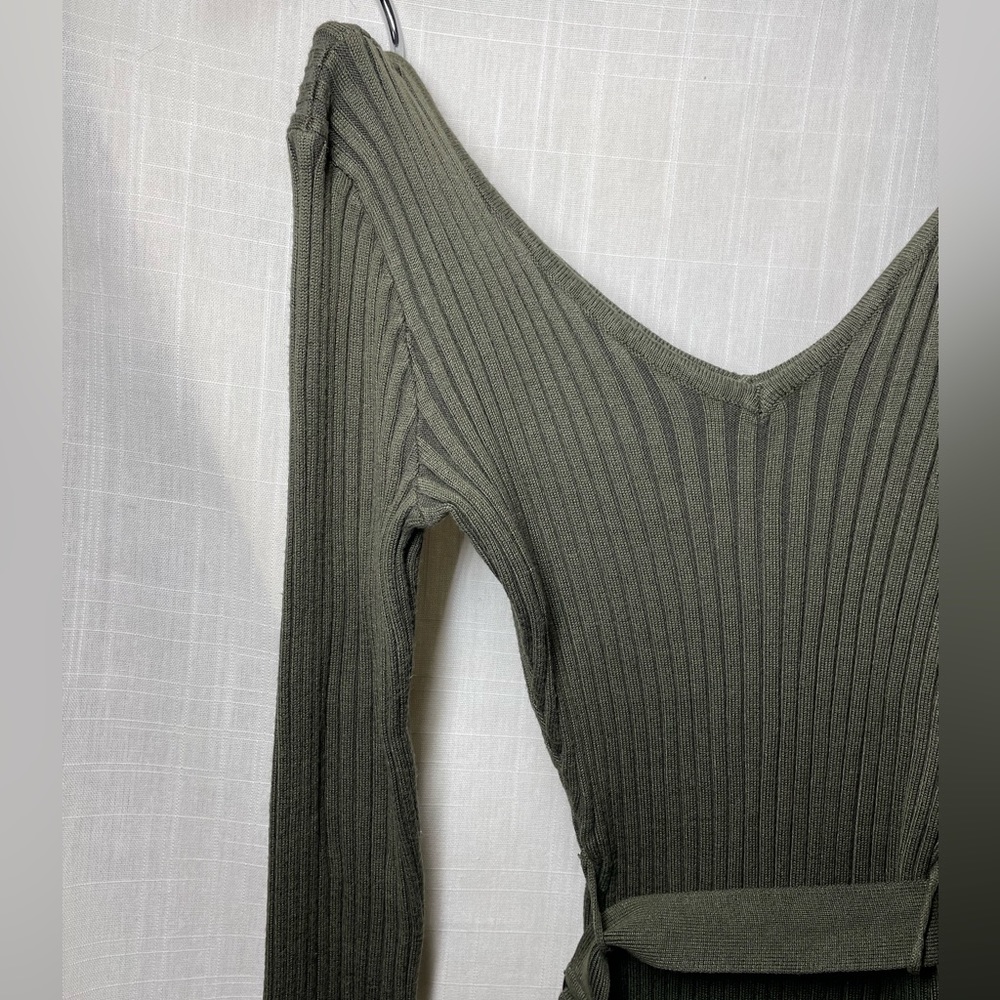 Dress - Picture 3 of 4